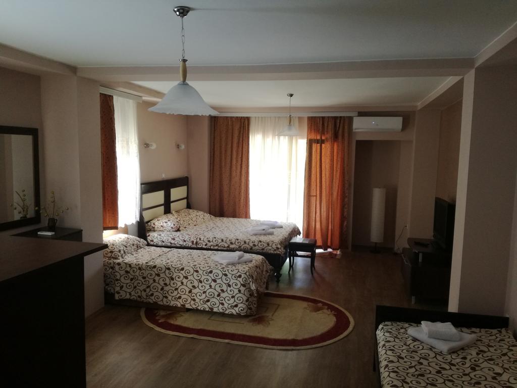 Villa Gala Skopje Ngoại thất bức ảnh