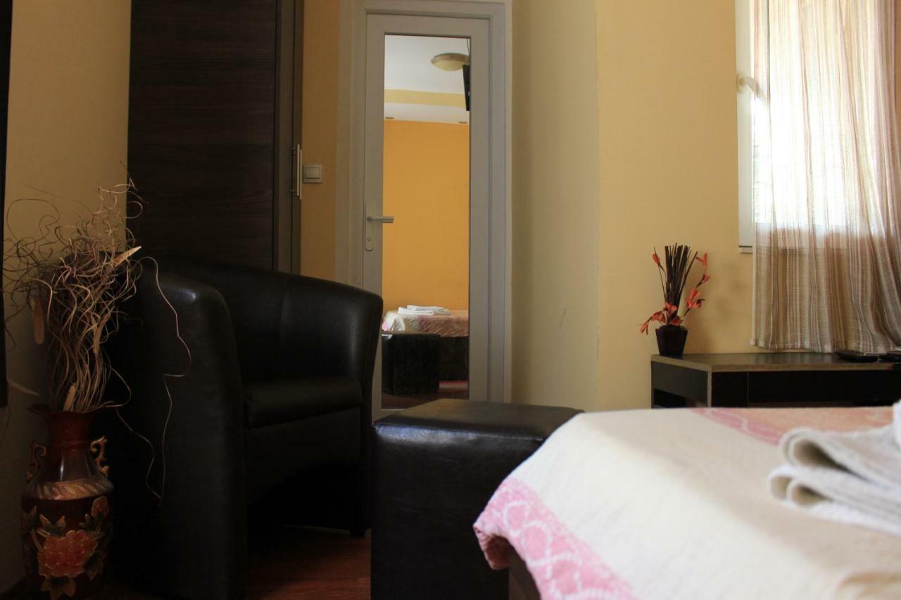 Villa Gala Skopje Ngoại thất bức ảnh
